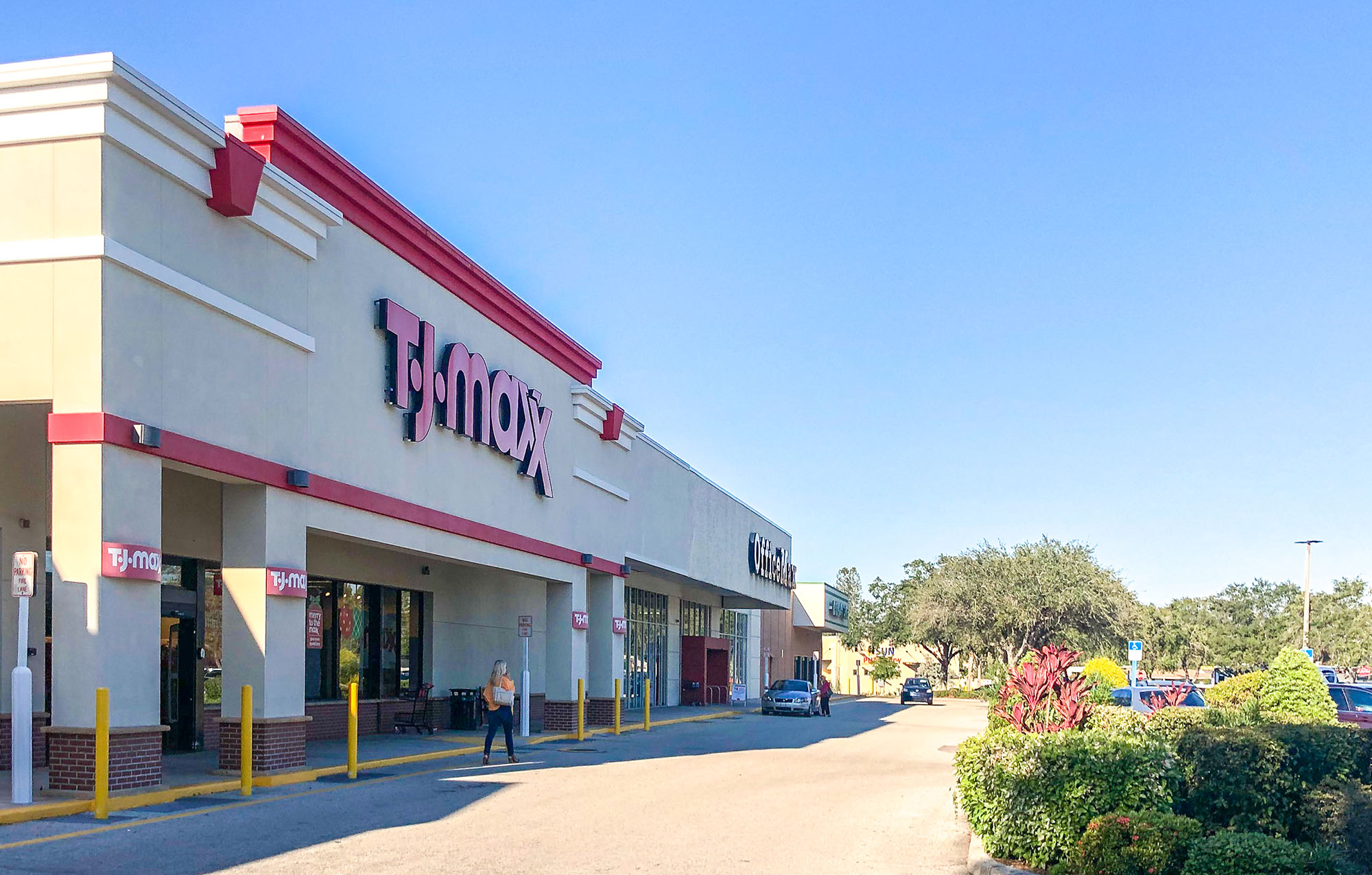 Avison Young represents Kimco Realty in 10,500 SF, new-to-market retail lease with world’s largest swim school franchise at Tuttlebee Plaza in Sarasota, Fla.